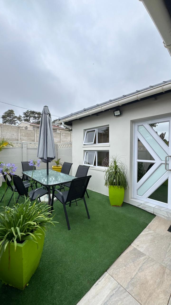 4 Bedroom Property for Sale in Cambridge West Eastern Cape